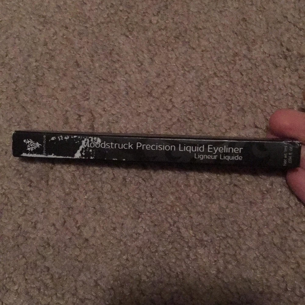 Younique moonstruck liquid eyeliner-perfect